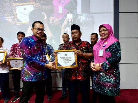 Album : FOTO PENERIMAAN PIAGAM KIP 